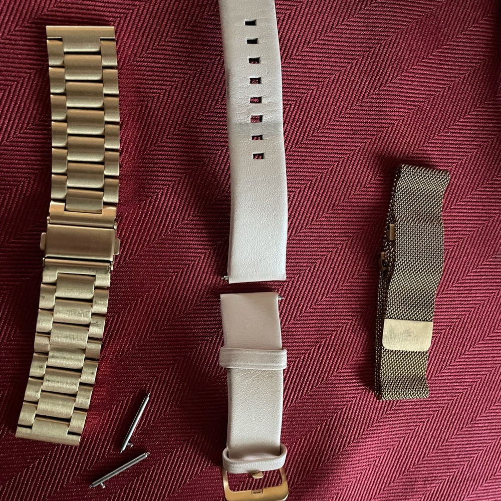 Rose Gold Samsung Galaxy Watch4 bands/2 chargers - Picture 2 of 4